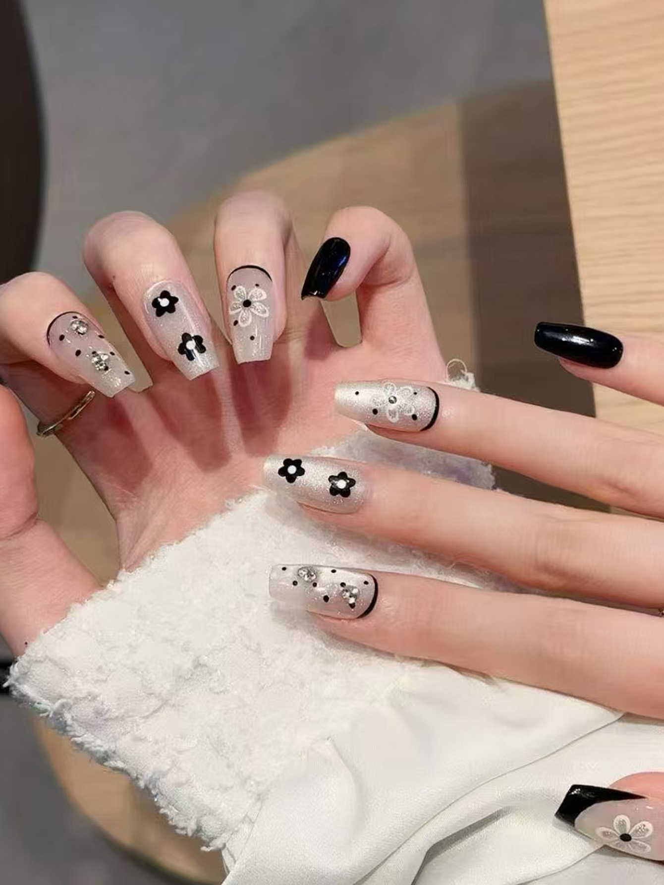 เล็บปลอมแบบกดติด 10 ชิ้น สไตล์ - Pressed Flower Art บทวิจารณ์และราคา